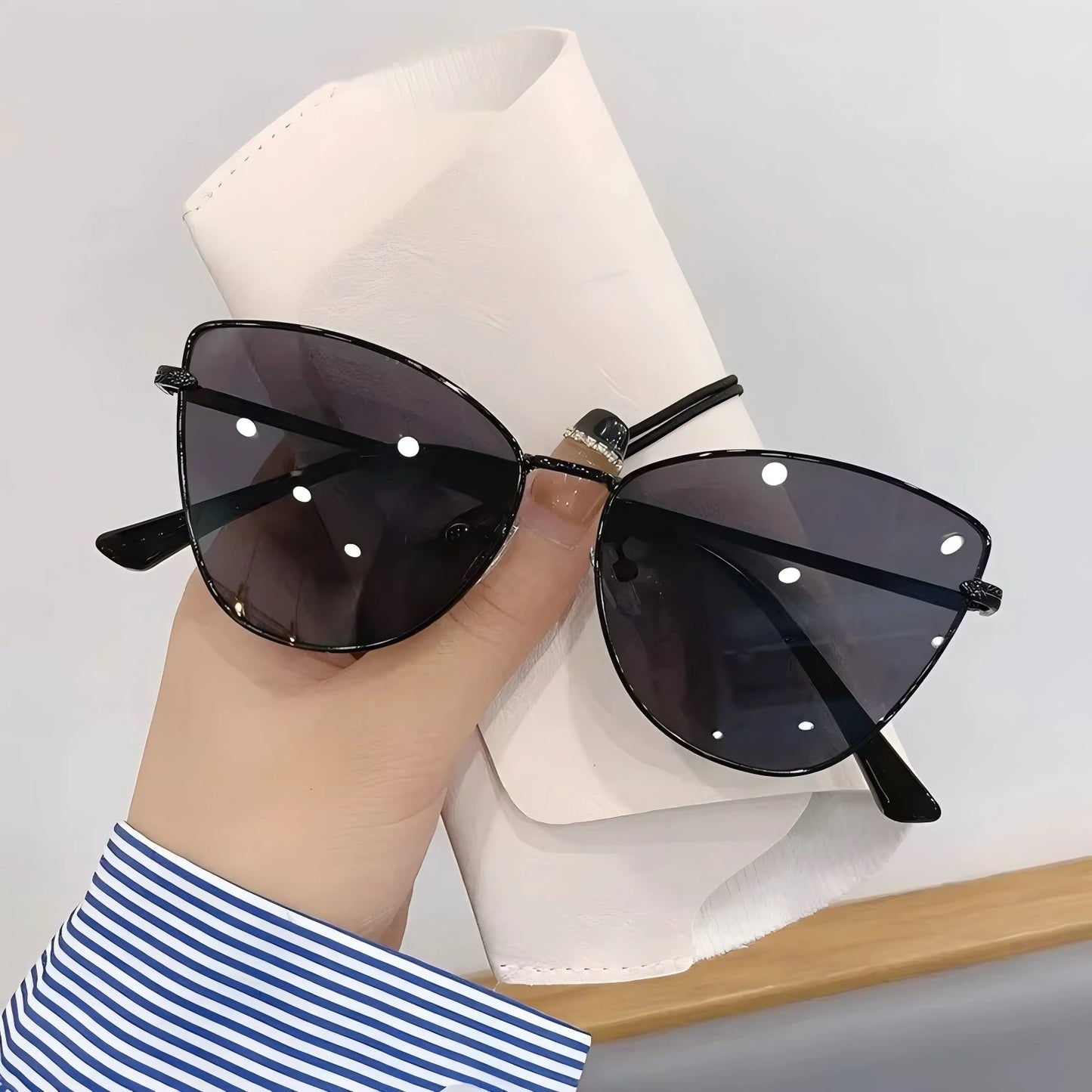 Stylish Retro Women Sunglasses