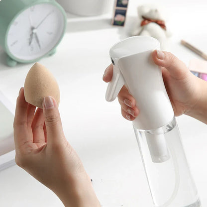 High pressure spray bottle