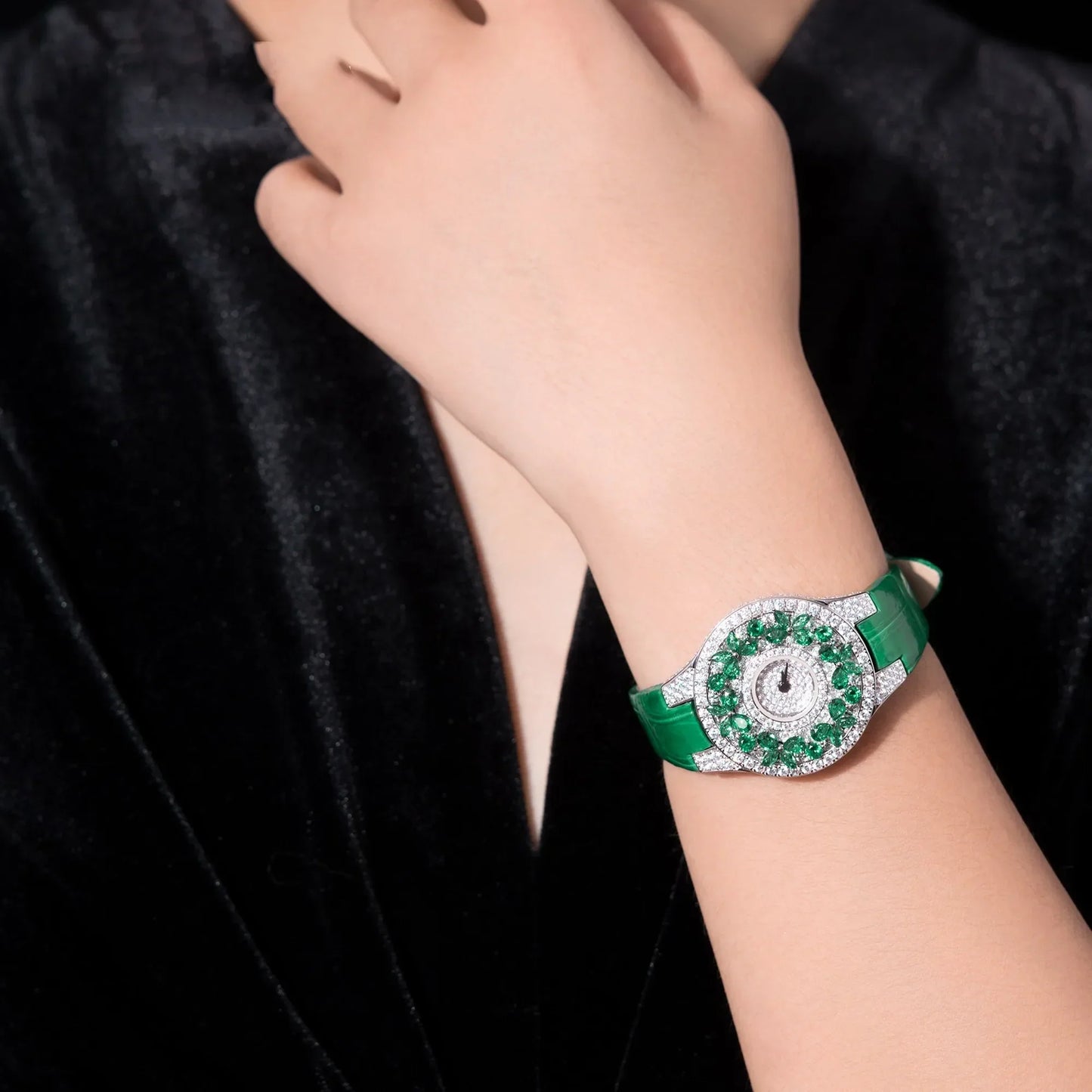 Luxury Diamond Emerald Women’s Watch