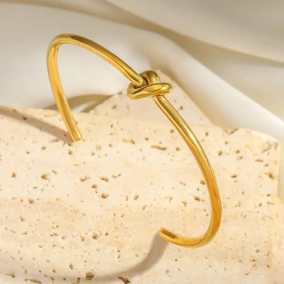 Elegant Round Knot Bracelets