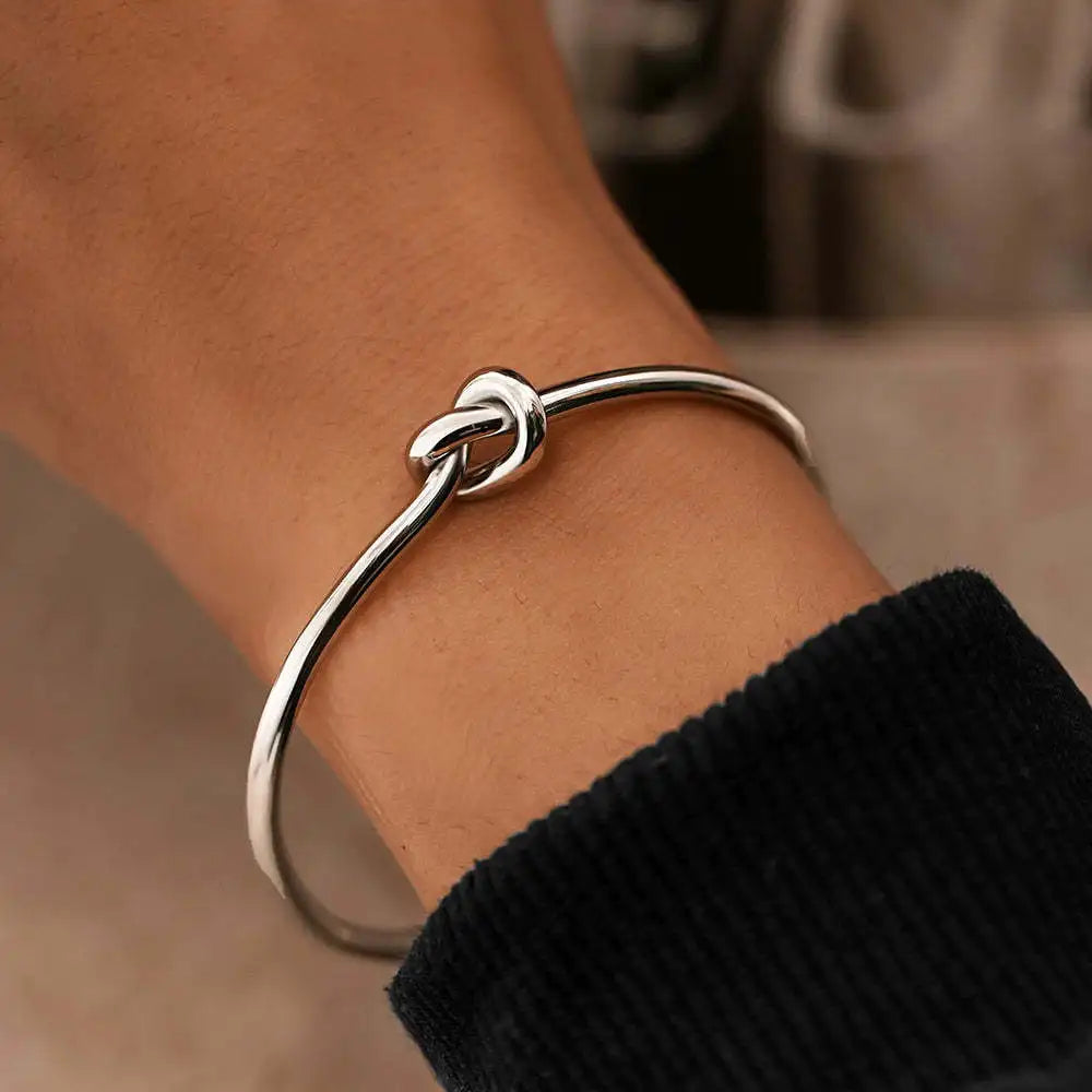 Elegant Round Knot Bracelets