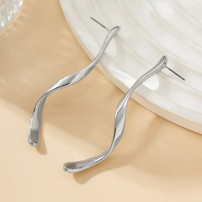 Exquisite Retro Design Earrings