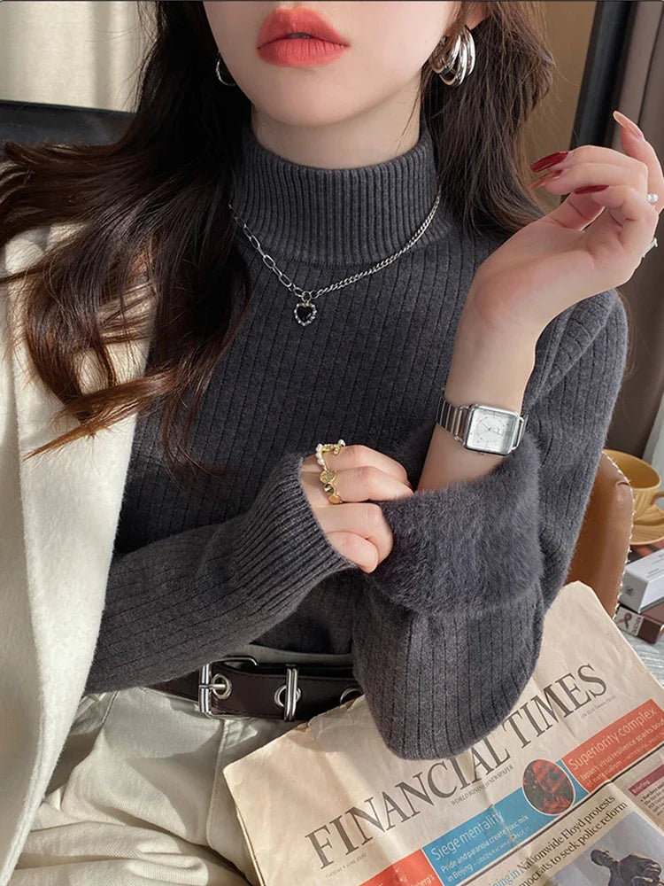 Women’s Turtleneck Sweater with Velvet Lining