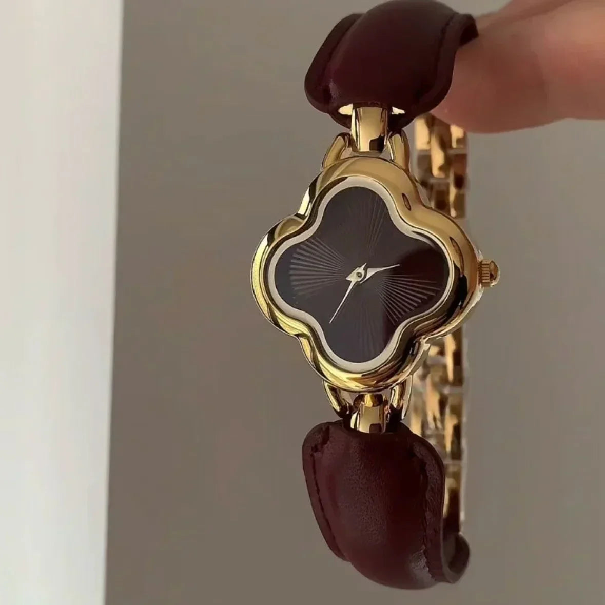 Fashion Flower Dial Women’s Watch