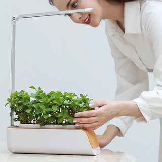 Smart Hydroponics Grow Light